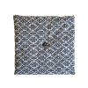 Bílý podsedák RUNE s elegantním vzorem - více velikostí