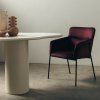 Stylové sametové křeslo HELSINKI VELVET vínové barvy do jídelny