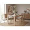Stylová jídelní židle LAVA CAMEL BEIGE v béžovém sametu s dřevěnými nohami